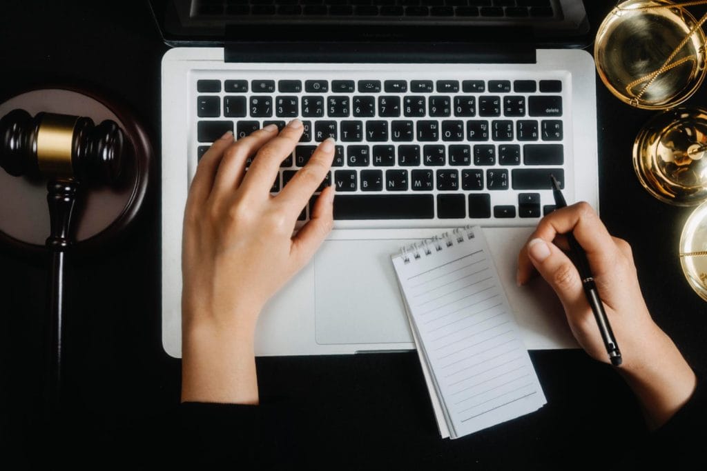 cara melatih public speaking