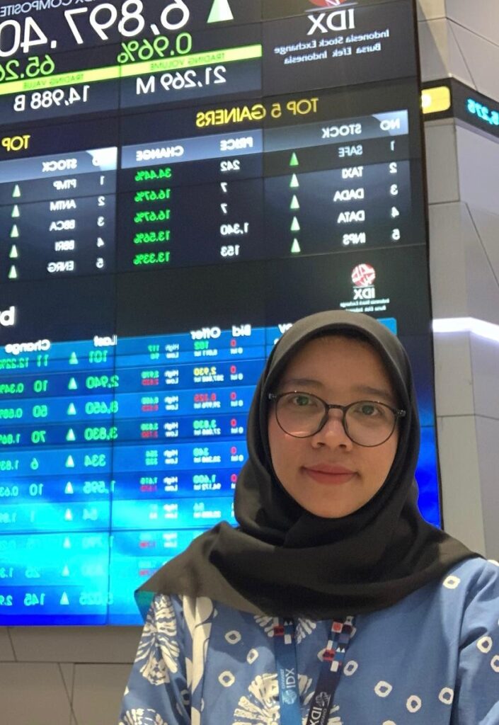 Meliput Pasar Modal Mengubah Cara Redaktur IDX Channel Desi Angriani Mengelola Uang