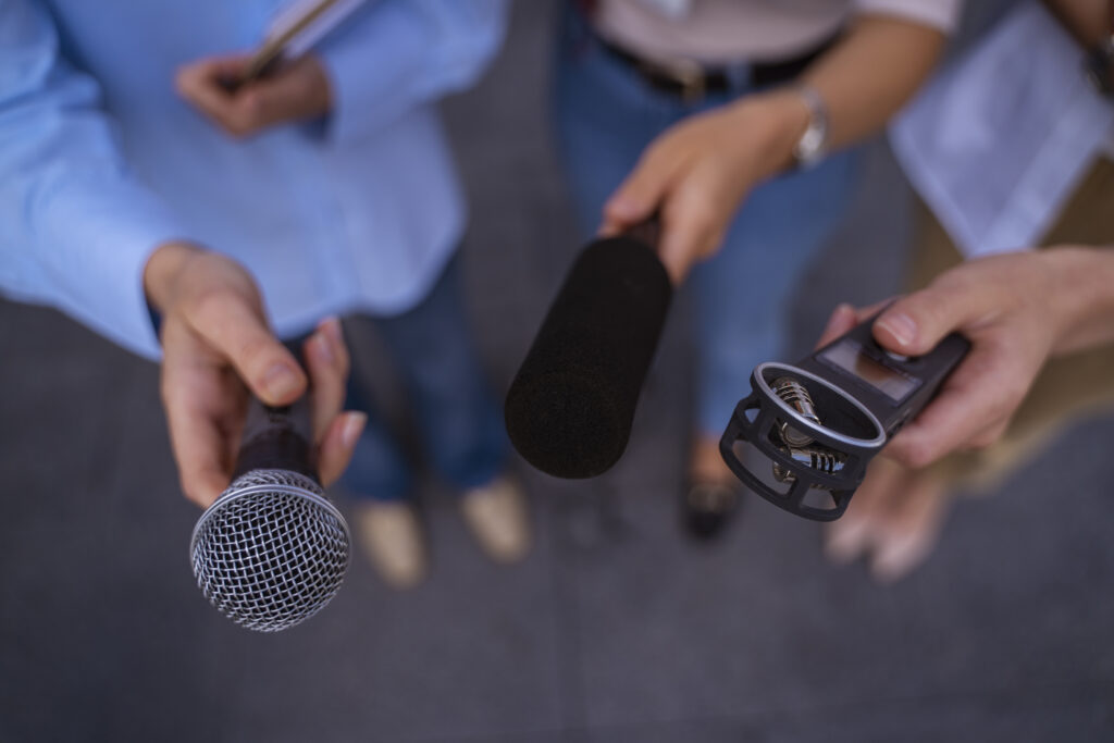 press conference adalah