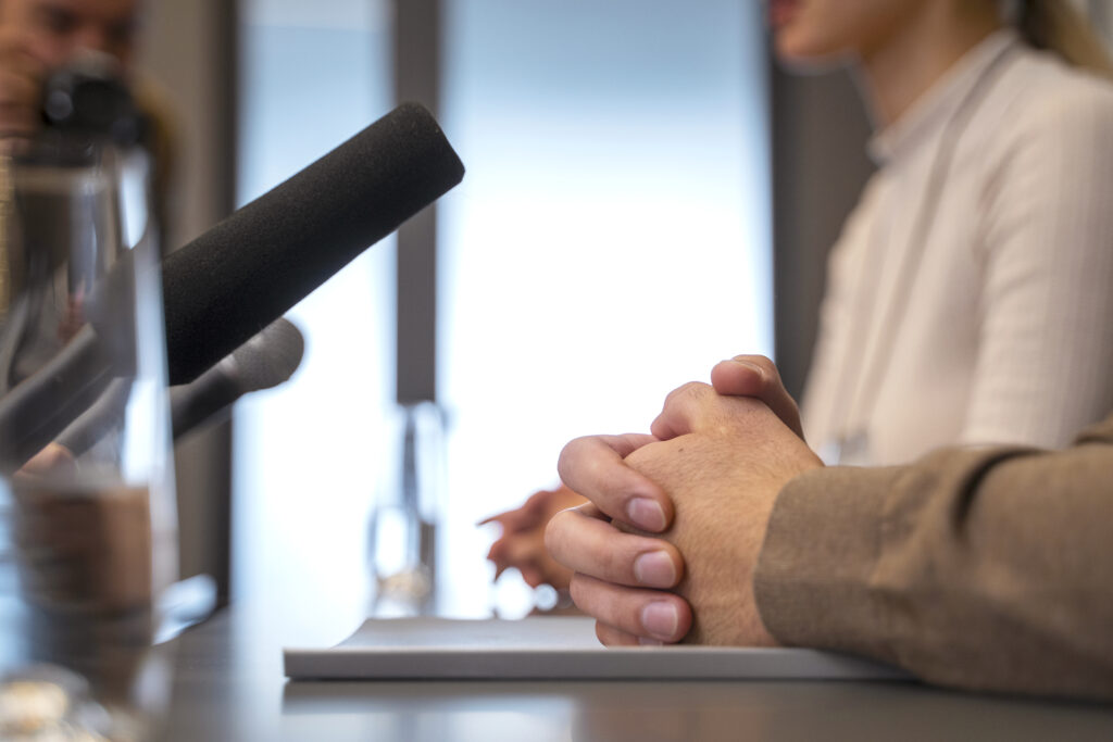 press conference adalah